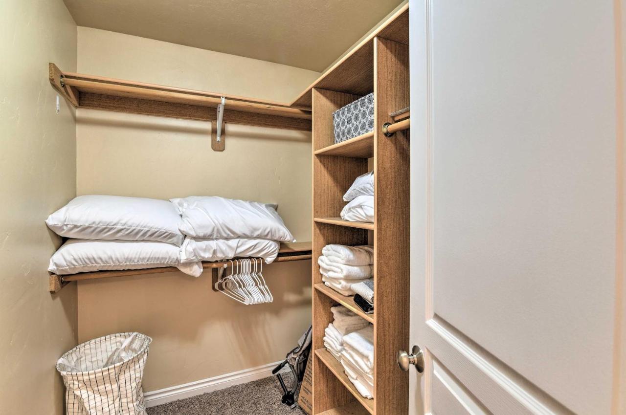 Cozy Anchorage Townhome Less Than Half Mile To Jewel Lake! المظهر الخارجي الصورة