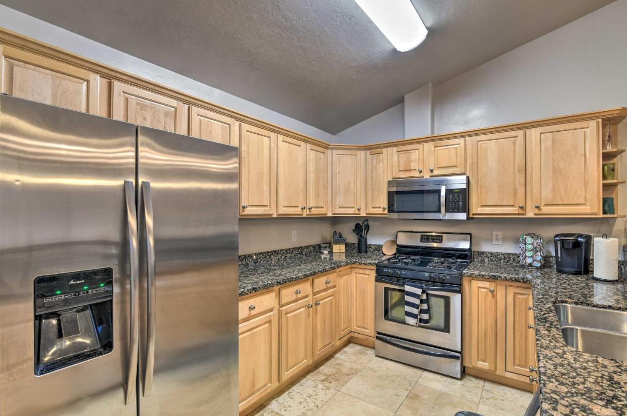 Cozy Anchorage Townhome Less Than Half Mile To Jewel Lake! المظهر الخارجي الصورة