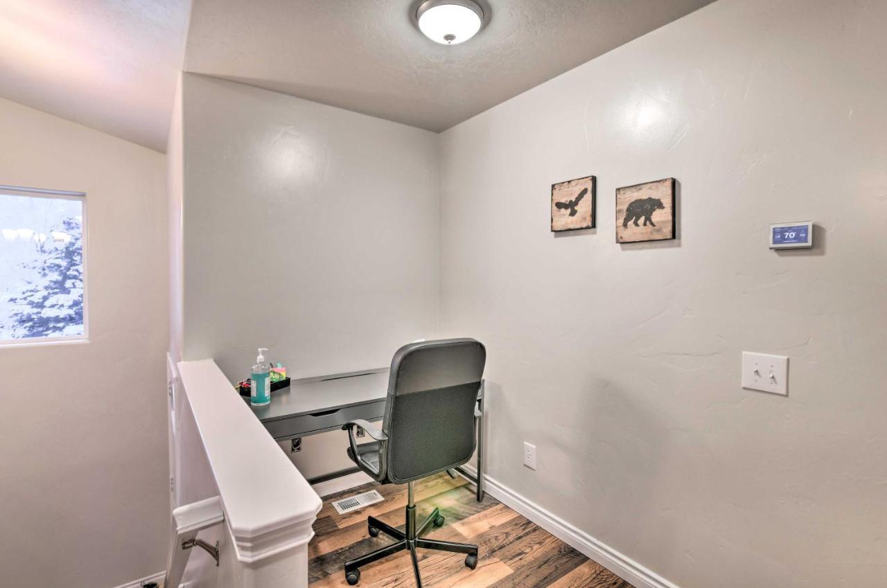 Cozy Anchorage Townhome Less Than Half Mile To Jewel Lake! المظهر الخارجي الصورة