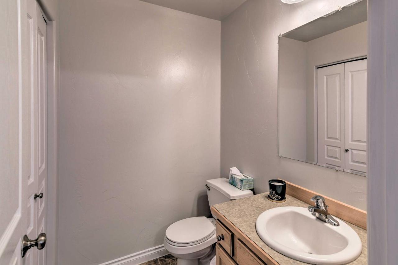 Cozy Anchorage Townhome Less Than Half Mile To Jewel Lake! المظهر الخارجي الصورة